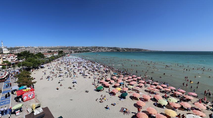 İstanbul'un en temiz plajlarından biri B&uuml;y&uuml;k&ccedil;ekmece plajı 
