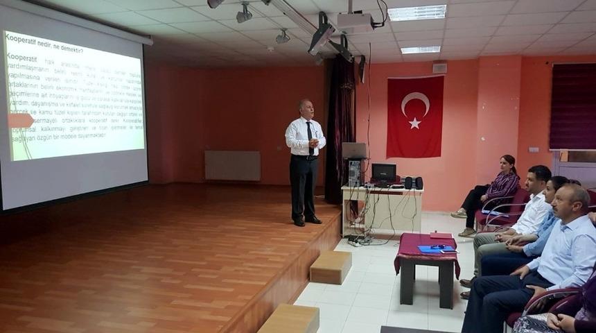 Tarım ve Hayvancılık Sekt&ouml;r&uuml;n&uuml;n Geleceği Kooperatif&ccedil;ilikte