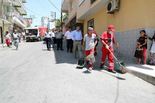 Bayraklı’nın sokakları pırıl pırıl