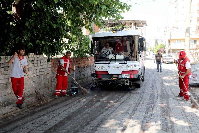 Bayraklı’nın sokakları pırıl pırıl