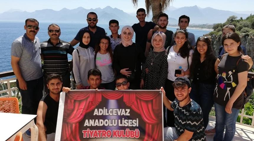 Adilcevaz tiyatro ekibi Antalya&rsquo;da sahne alacak