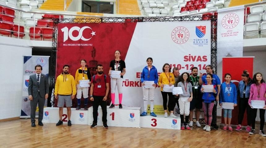 Eskrimde Adıyamanlı sporcu T&uuml;rkiye Şampiyonu oldu