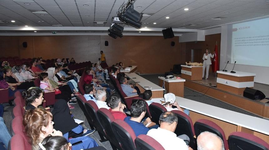 Kartepe Belediyesi&rsquo;nde hizmet i&ccedil;i eğitimler s&uuml;r&uuml;yor