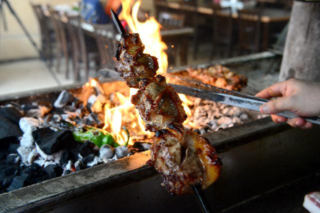 Mangalda 'kartalbaşı', dana steak çılgınlığına rakip oldu