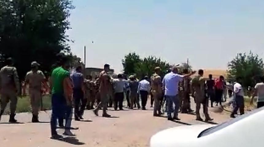 Dicle Elektrik ekibine ka&ccedil;ak kontrol&uuml; sırasında saldırı