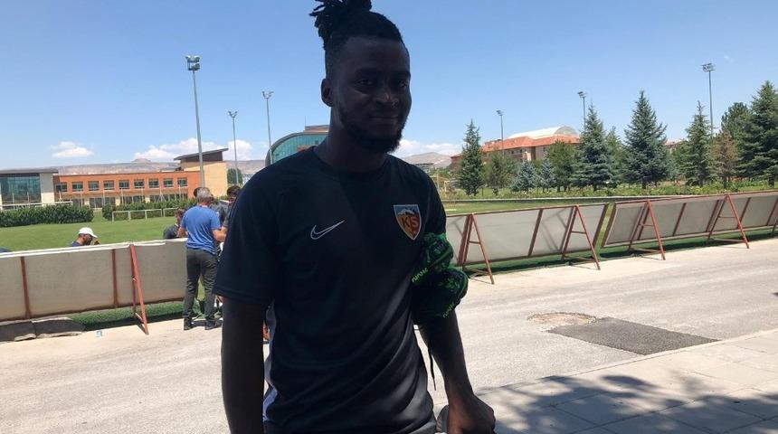 Kayserispor Plange&rsquo;yi idmana aldı