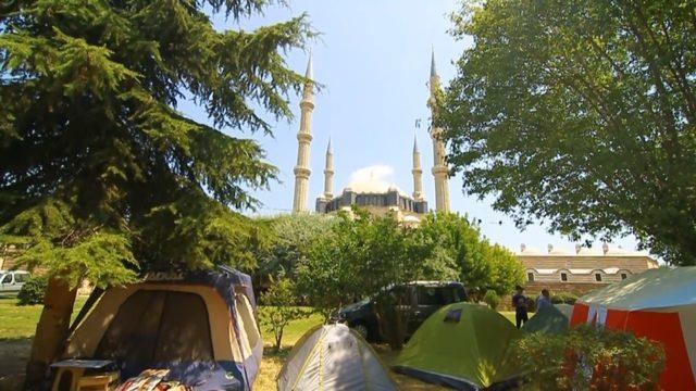 Kırkpınar sevdalıları geceyi Selimiye Camii avlusunda geçirdi