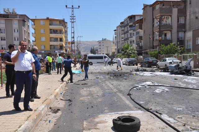 Reyhanlı'da otomobilde patlama: 2 ölü, 2 yaralı (2)