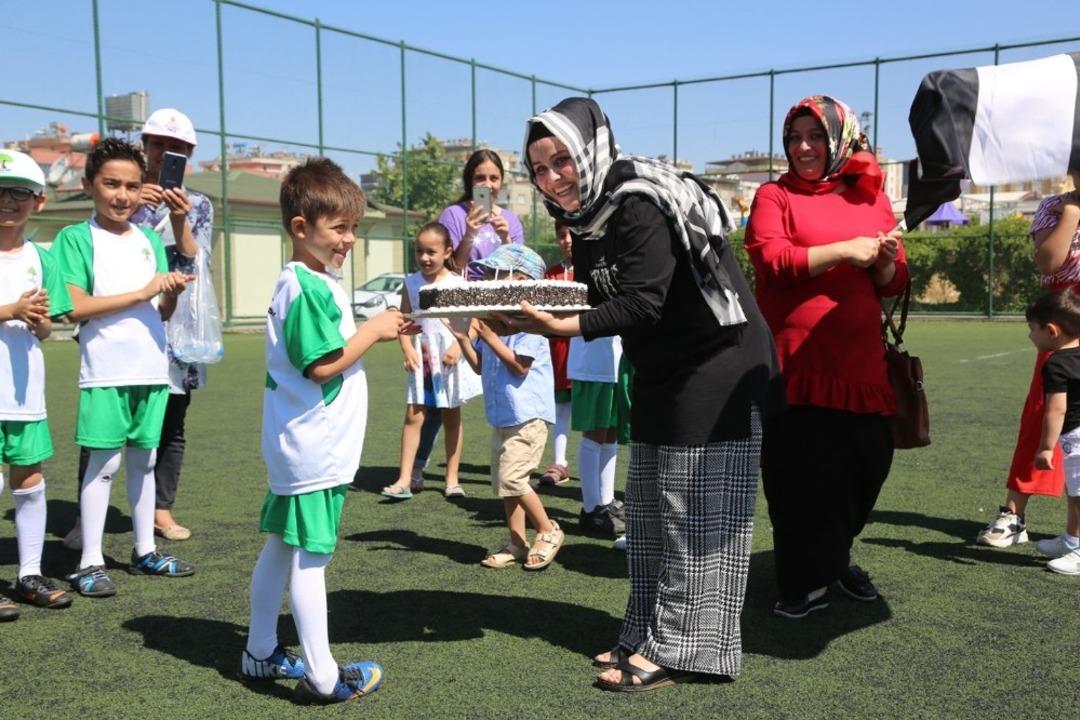 Binlerce sporcu yaz okullarında buluştu