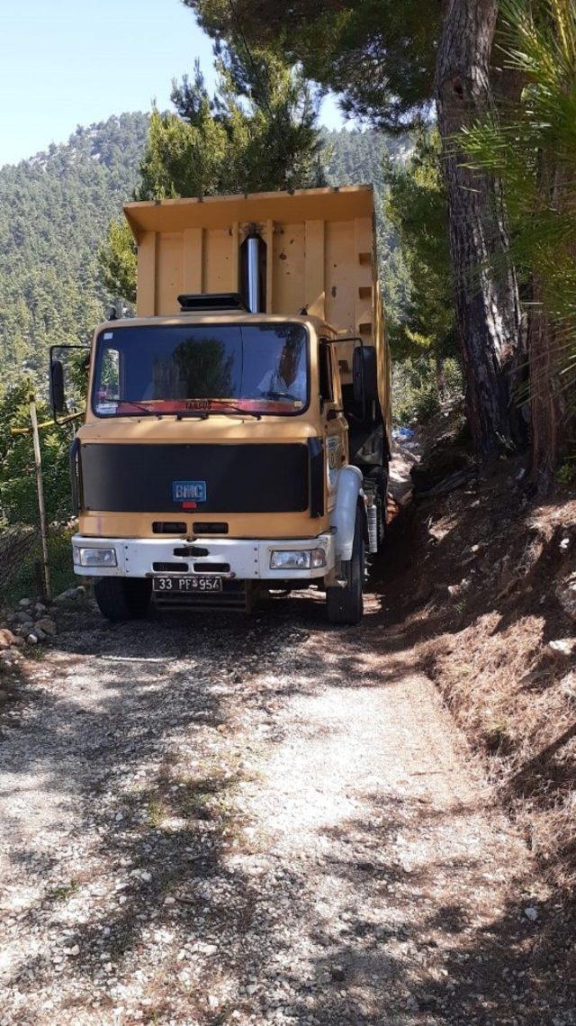 Tarsus’ta tespit edilen sorunlar, ekiplerin çalışmalarıyla çözüme kavuşturuluyor