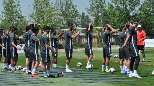 Kayserispor’da 7 futbolcu idmanda yoktu