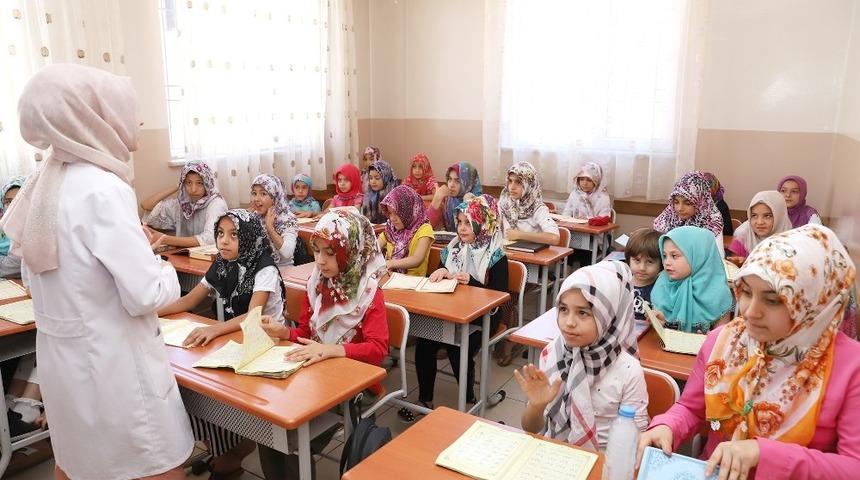 Şehitkamil’de öğrenciler Kur’an-ı Kerim öğrenerek tatilini geçiriyor