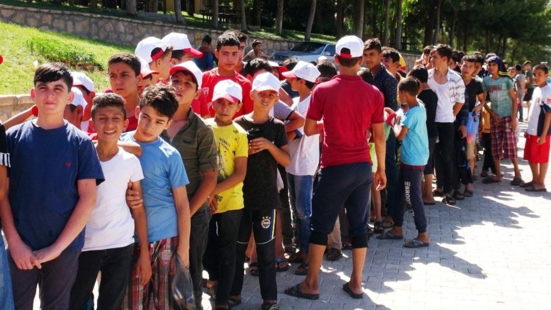 Bir haftada 50 bin kişi y&uuml;zd&uuml;