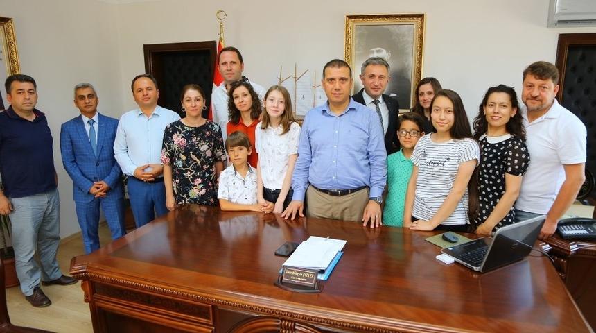 Kaymakam Güney LGS birincilerini ödüllendirdi