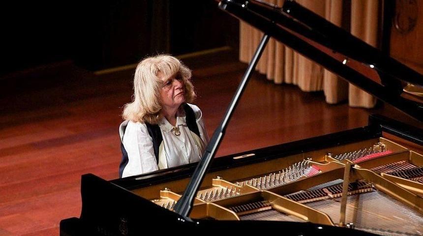 &Uuml;nl&uuml; Piyanist İdil Biret Muğla&rsquo;da