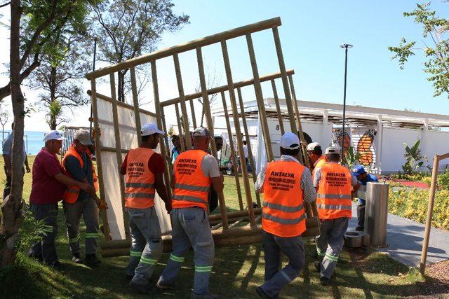 Konyaaltı Sahili’nde halkın kullanım alanı işgaline müdahale