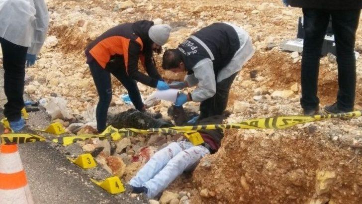Suriyeli şahıs öldürülüp yol kenarına atıldı