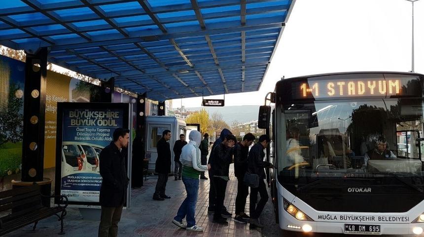 Belediye, &ouml;ğrenci ile şof&ouml;r esnafı arasında kaldı