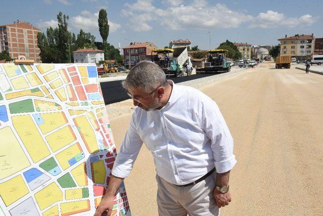 Çöplü Caddesi’nde genişletme çalışmaları sürüyor