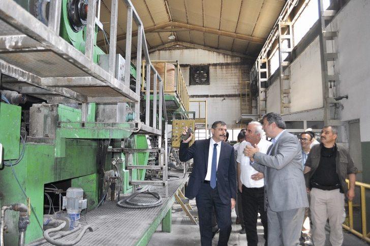 Vali Çiftçi Sungurlu’da fabrikaları gezdi G2