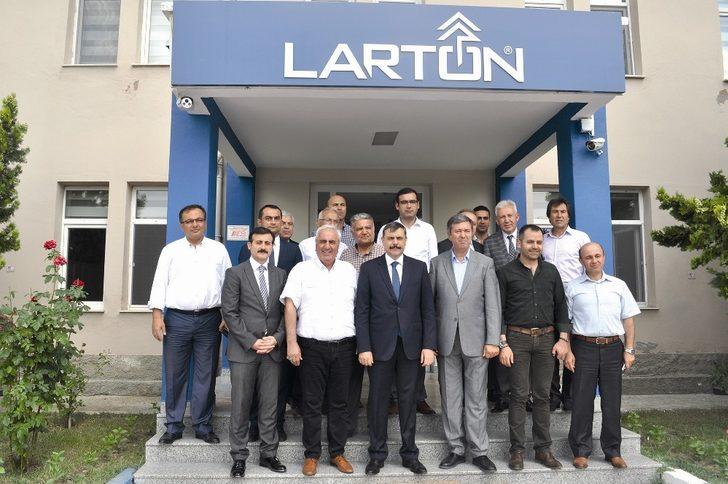 Vali Çiftçi Sungurlu’da fabrikaları gezdi G4