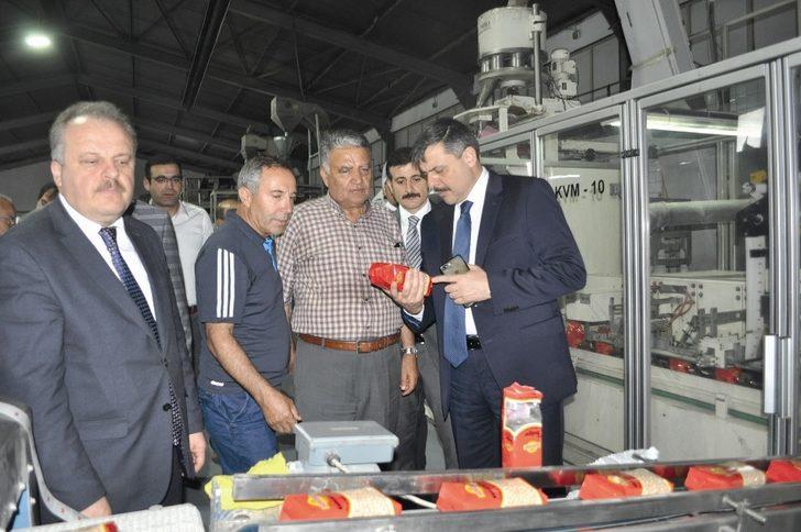 Vali Çiftçi Sungurlu’da fabrikaları gezdi G5