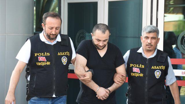 Sarar'ın evini soyan 6 Moldovalı, adliyeye sevk edildi (2)