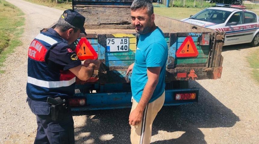 Jandarmadan &rsquo;reflekt&ouml;r&rsquo; uygulaması