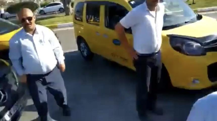 Havalimanında taksiciler ile UBER sürücüsü arasında tartışma