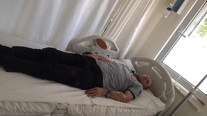 Yangını söndürmek isteyen itfaiye ekiplerini arı soktu