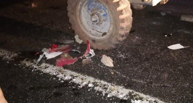 Römorka çarpan motosikletteki 2 kişi yaralandı 2