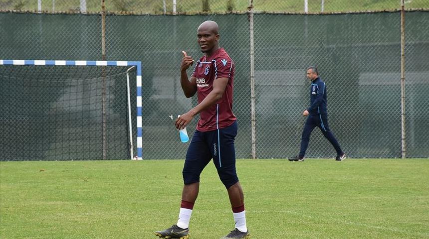 Trabzonspor Nwakaeme'nin sözleşmesini uzattı
