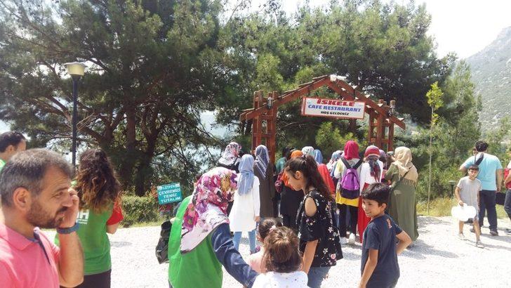 Çocuklar Kozan’ın tarihi turistik mekanları gezdi G1