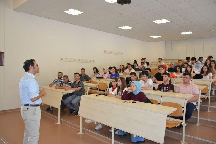 Lisesi öğrencileri Düzce Üniversitesi’nde G2
