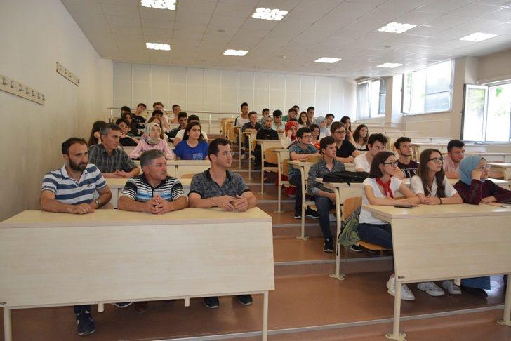 Lisesi öğrencileri Düzce Üniversitesi’nde G3
