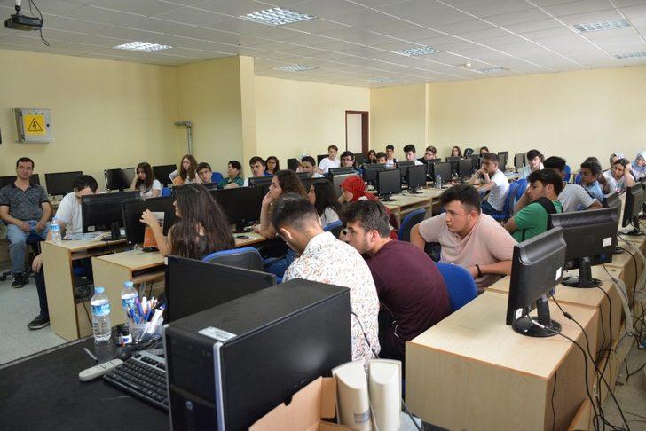 Lisesi öğrencileri Düzce Üniversitesi’nde G4