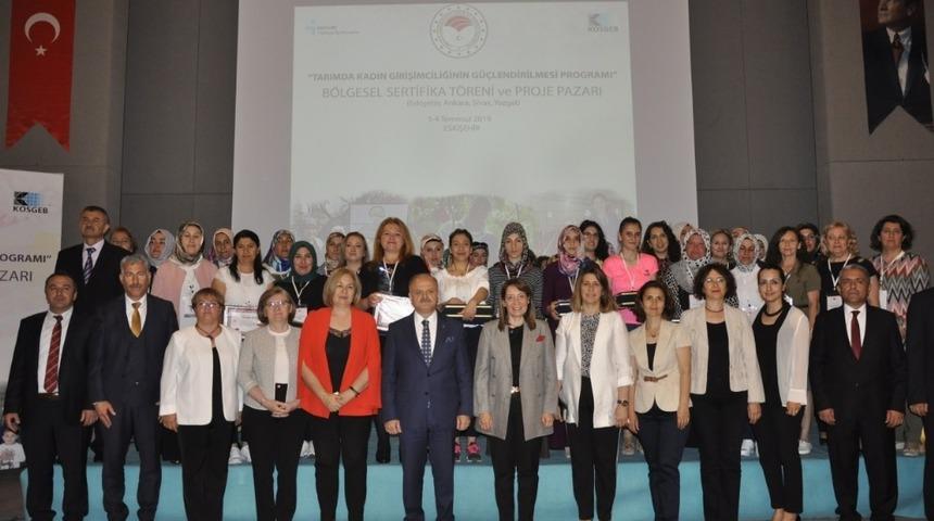 Kadın çiftçilere sertifikaları verildi