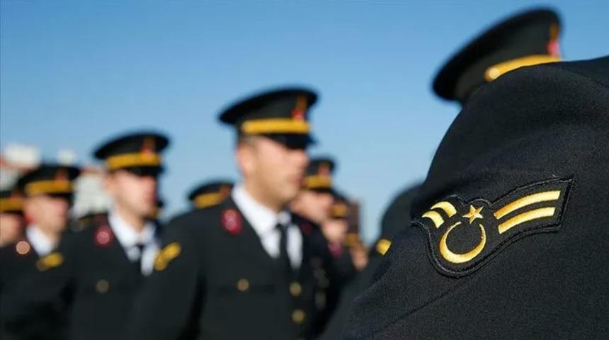 TSK'dan 2138 personel ihraç edildi, 176 emekli askerin rütbeleri alındı