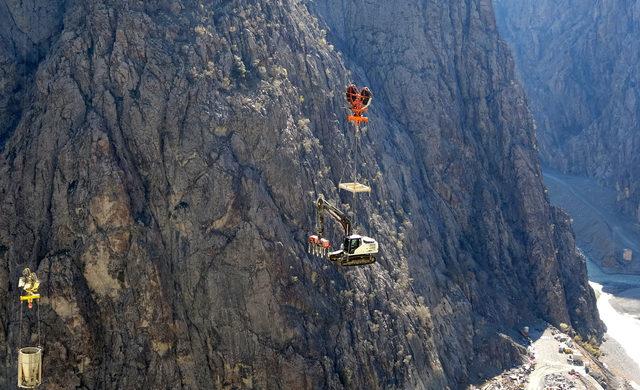 Türkiye'nin en yüksek baraj inşaatında 112 metre gövdeye ulaşıldı