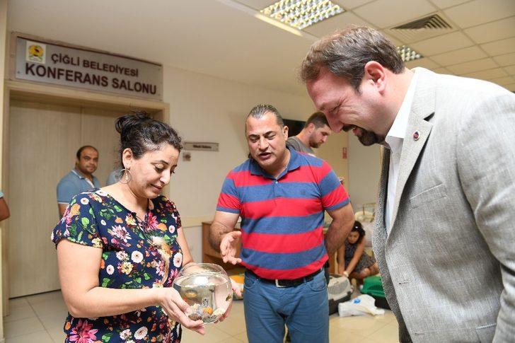 Belediye personeli ayda bir gün evcil hayvanıyla mesaiye geliyor G4