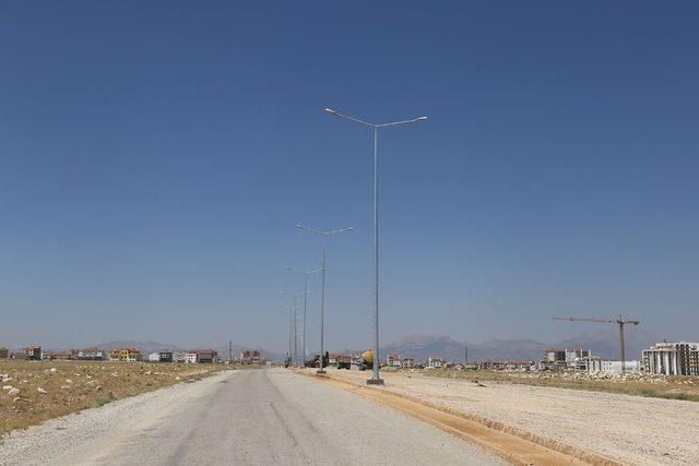 Karaman’da iki cadde ışıklandırılıyor