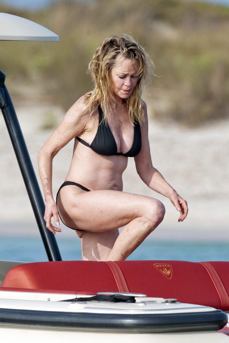 61 yaşındaki Melanie Griffith bikinisiyle yıllara meydan okudu G2