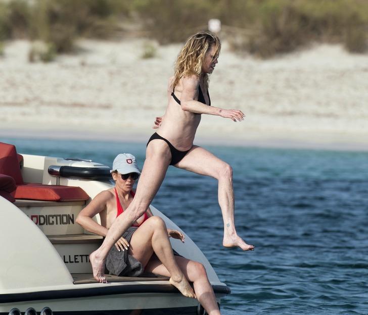 Melanie Griffith gençlere taş çıkarıyor  G4