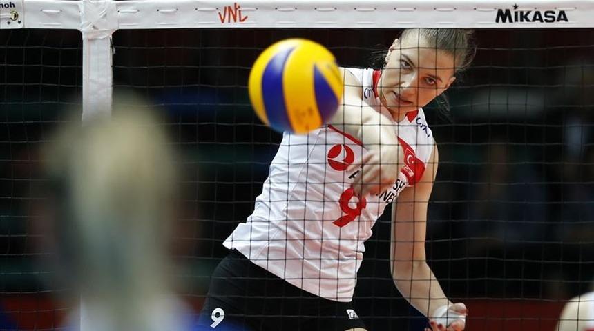 A Milli Kadın Voleybol Takımı, Brezilya'ya 3-0 mağlup oldu
