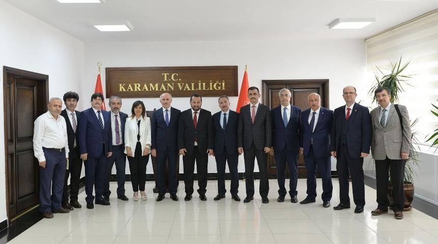 Rekt&ouml;rlerden Vali Meral&rsquo;e ziyaret