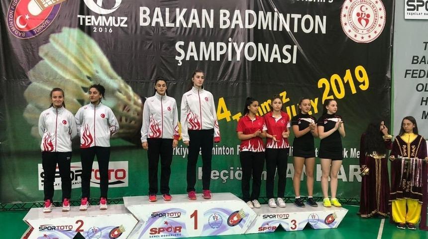 Balkan şampiyonasına Erzincanlı sporcular damga vurdu