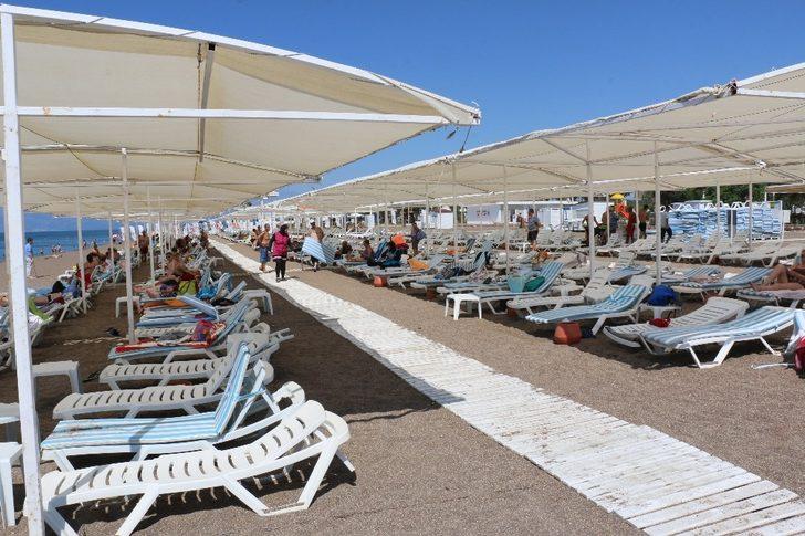 Çocuklar Lara sahilini temizleyip, dünyaya mesaj verdi G3