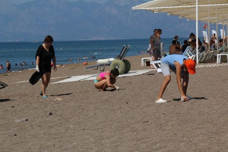 Çocuklar Lara sahilini temizleyip, dünyaya mesaj verdi G5