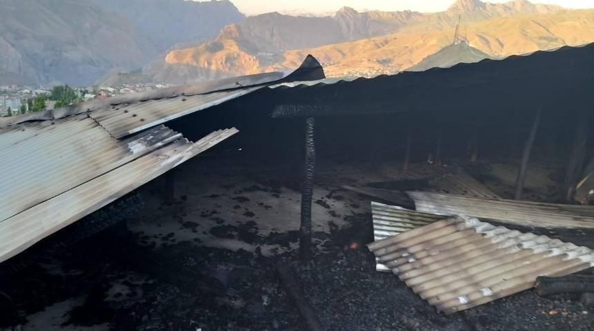 Hakkari&rsquo;de korkutan yangın