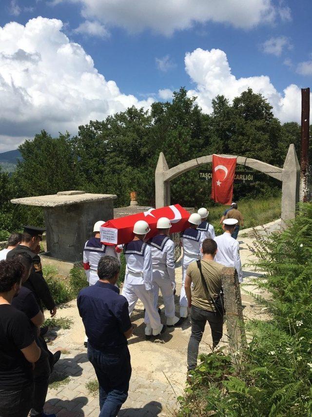 Trafik kazasında hayatını kaybeden Uzman Çavuş gözyaşları içinde toprağa verildi